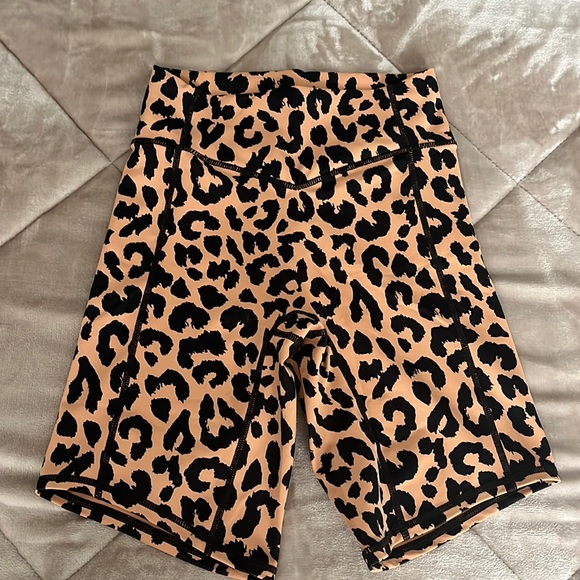 Balance athletica cheetah bike shorts - Picture 1 of 3
